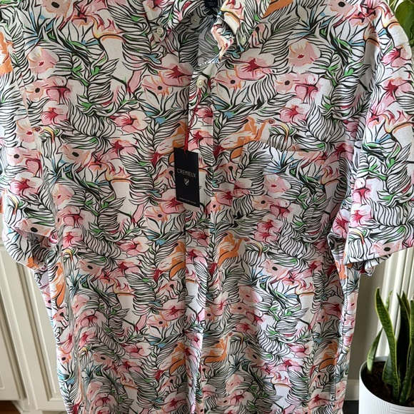 Cremieux
Blue Label Floral Print Pique Knit Oxford Short Sleeve Woven Shirt - Picture 2 of 3